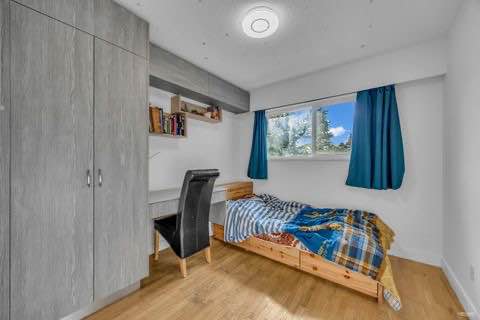 Spacious 4 Bedroom House for Rent in Surrey — photo 9
