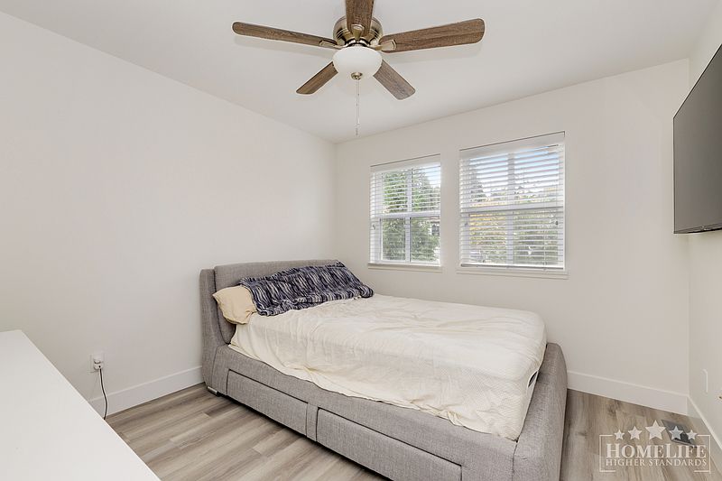 Surrey Townhouse for rent - 3 Bedrooms — photo 12