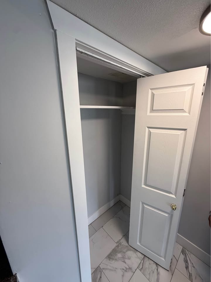 Charming 1 Bed Apartment in Abbotsford — photo 7