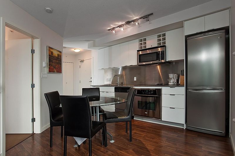 Vancouver Condominimum for rent - 2 Bedrooms — photo 6