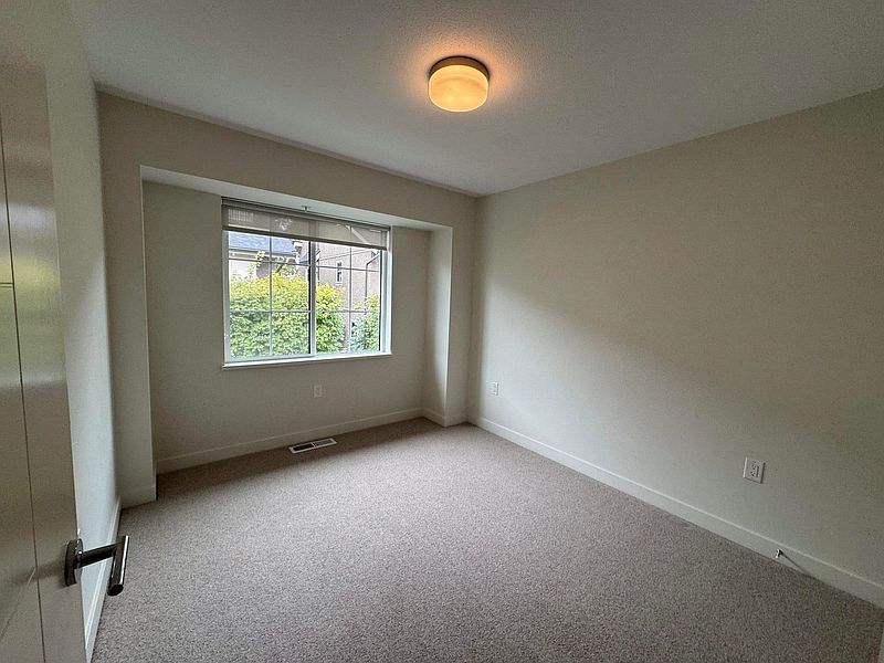 Vancouver Townhouse for rent - 3 Bedrooms — photo 14