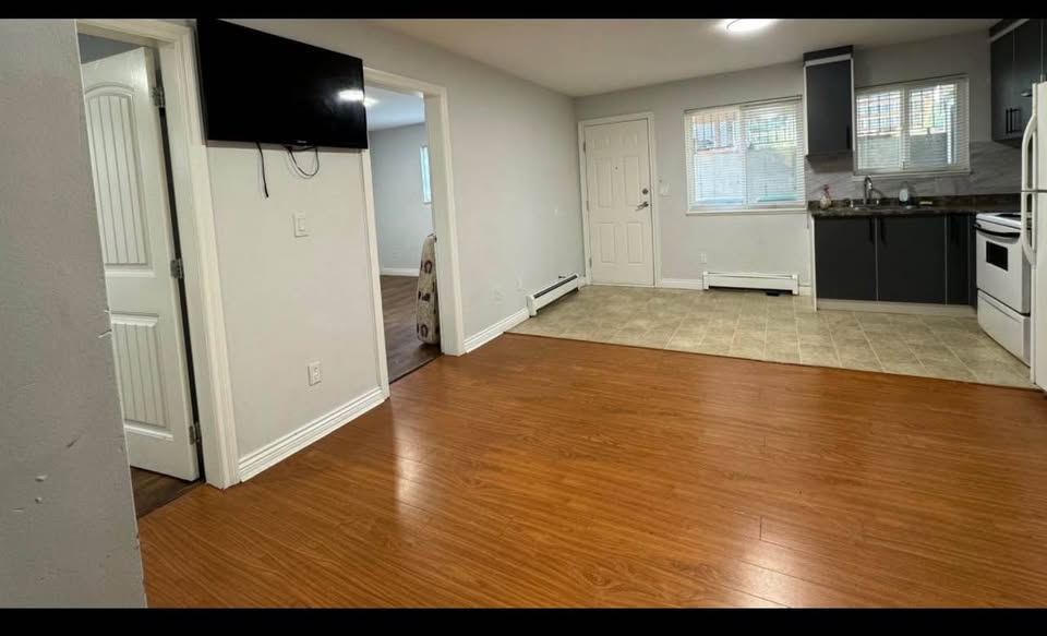 Charming 1 Bed Basement Suite in Surrey — photo 5
