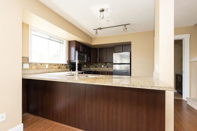 Burnaby Townhouse for rent - 2 Bedrooms — photo 8