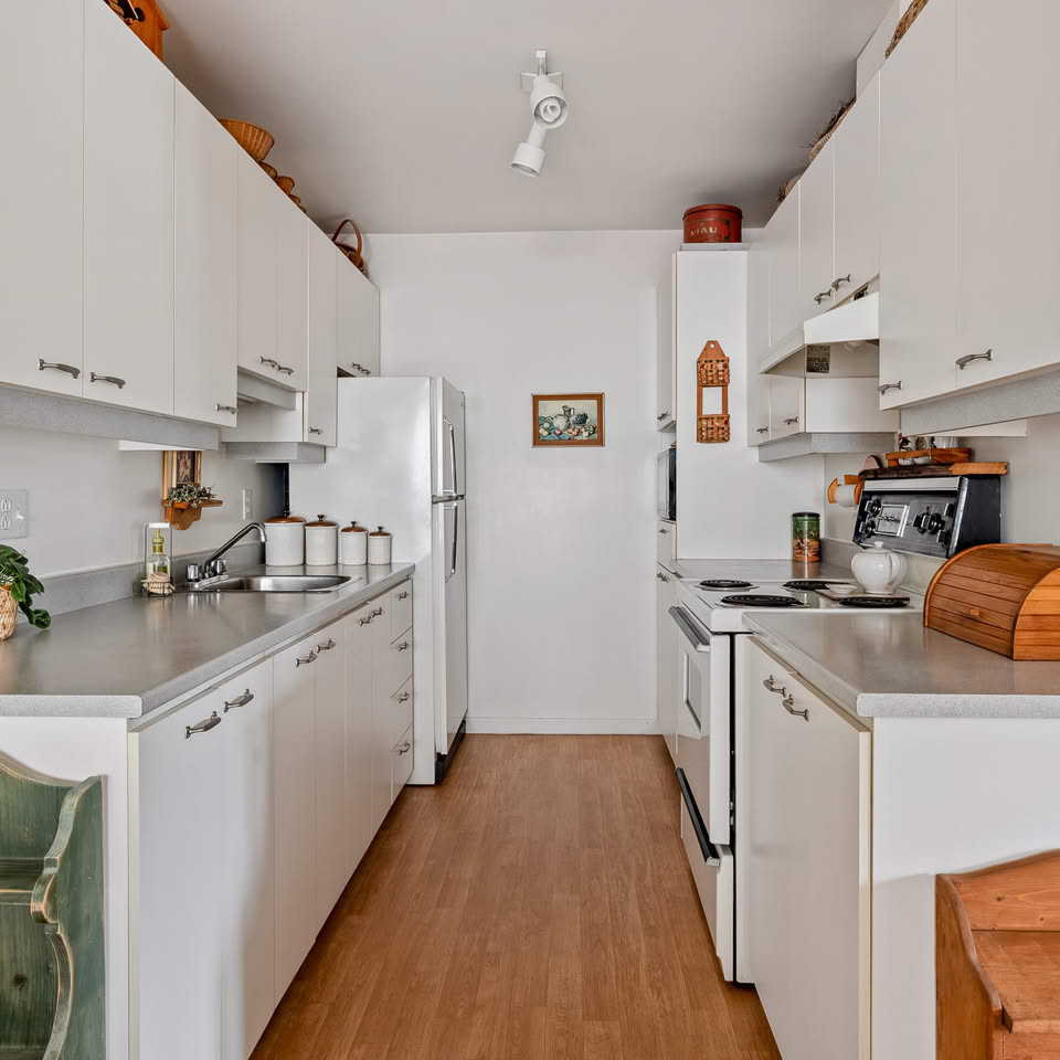 Cozy 1 Bed Townhouse for Rent in Surrey — photo 9