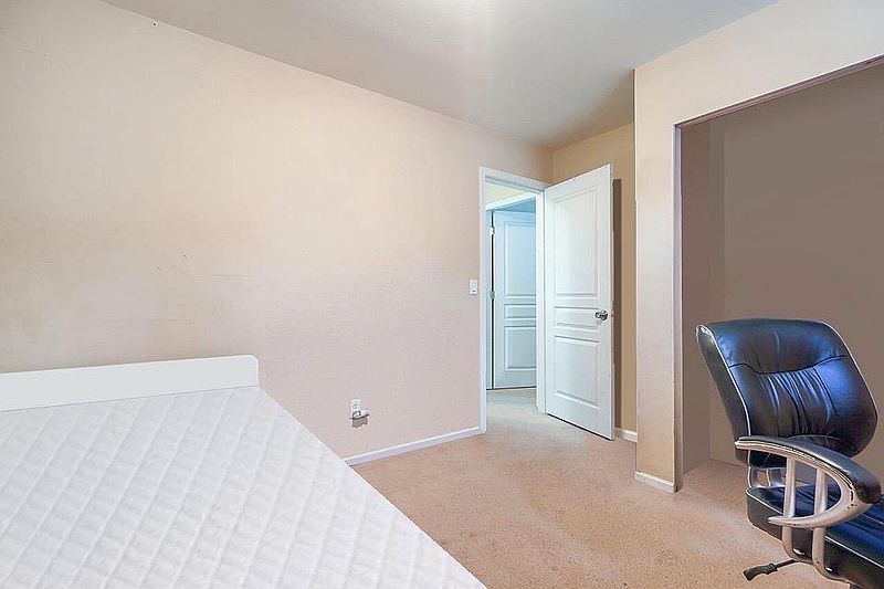 Surrey Townhouse for rent - 5 Bedrooms — photo 8