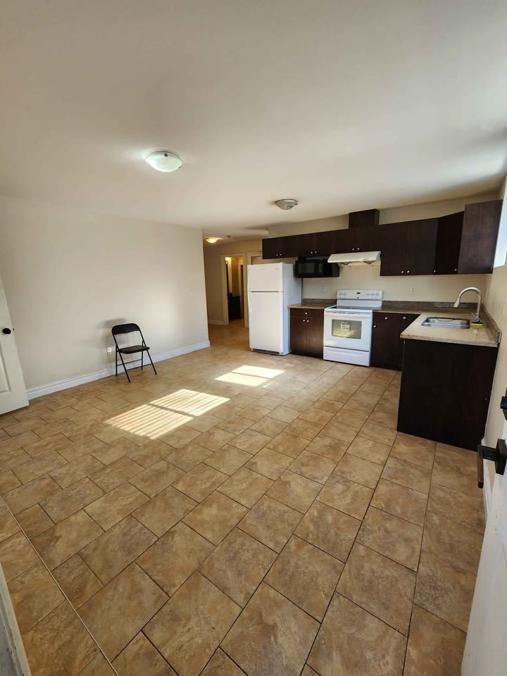 Spacious 3-Bedroom Basement Suite in Surrey — photo 4