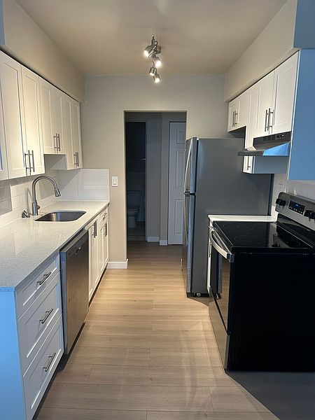 Burnaby Apartment for rent - 1 Bedroom — photo 13