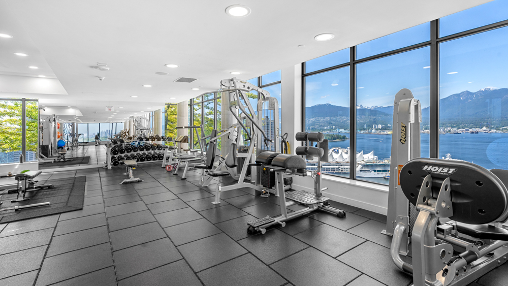 8000 CAD in Vancouver — photo 4