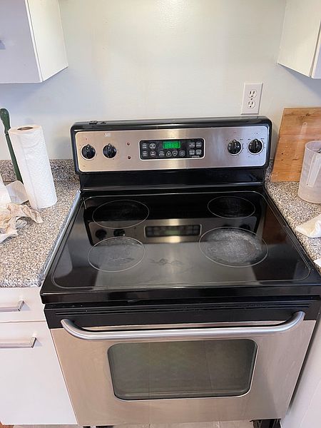 New Westminster Apartment for rent - 2 Bedrooms — photo 7