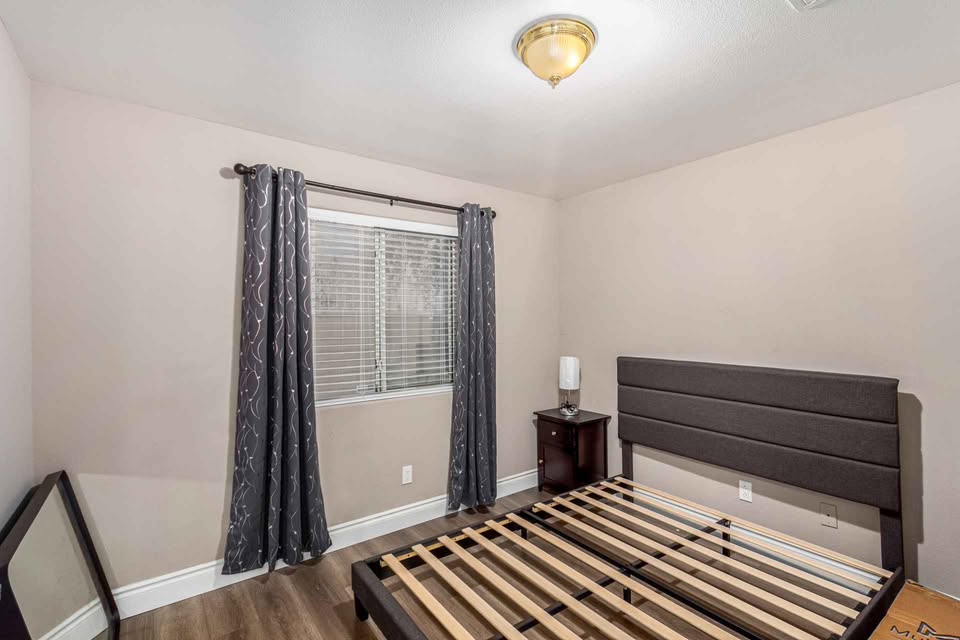 Spacious 3 Bed Apartment for Rent in Surrey — photo 5