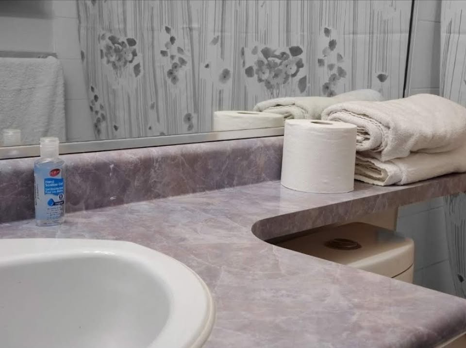 Charming 2-Bedroom Basement Suite in Fleetwood in Surrey — photo 9