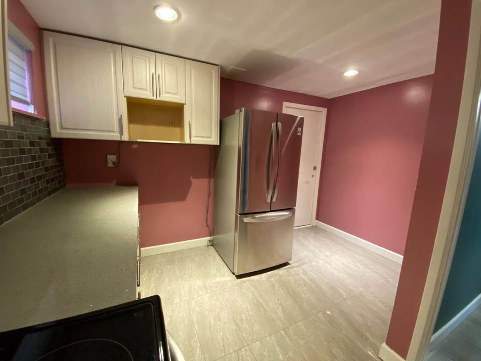 2 Beds 1 Bath House in Vancouver for Rent — photo 4