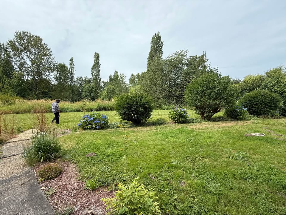 Modern 3-Bedroom House for Rent in Surrey — photo 9