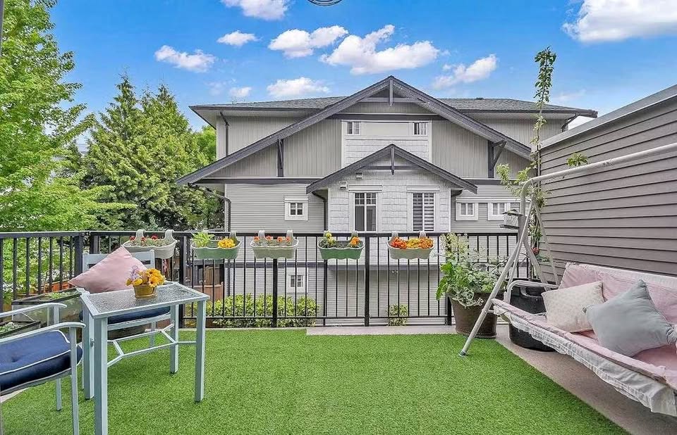 1 Bed Townhouse for Rent in Surrey, BC in Surrey