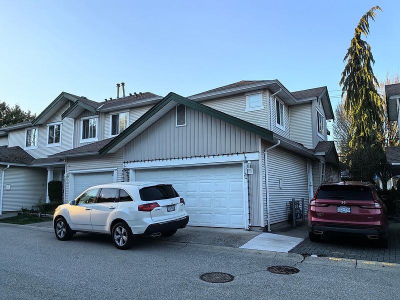 Surrey Townhouse for rent - 5 Bedrooms — photo 20