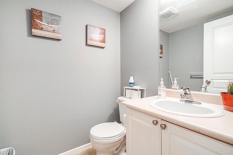 Surrey Townhouse for rent - 5 Bedrooms — photo 13
