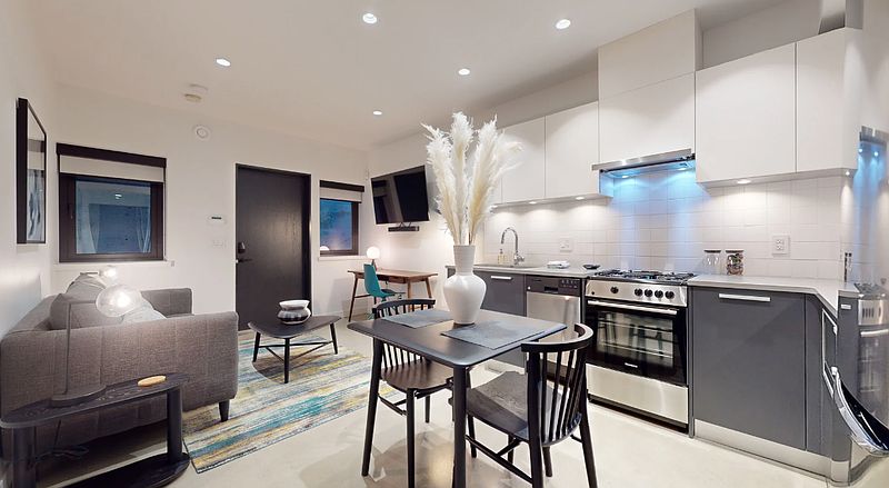 Burnaby House for rent - 1 Bedroom — photo 3