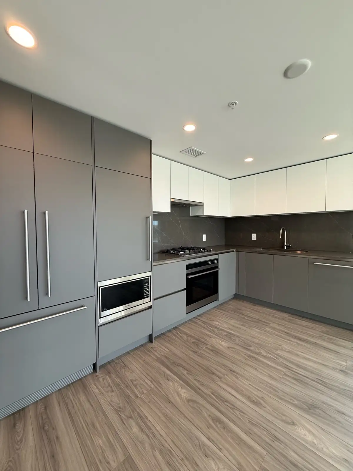 2135 Springer Ave, Burnaby | 3BR/2BA Luxury Condo — photo 5