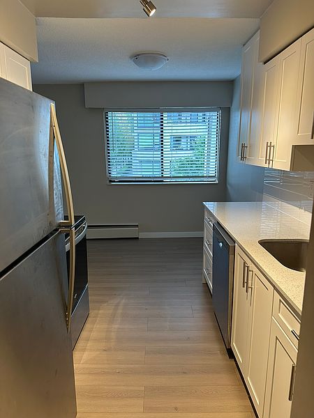 Burnaby Apartment for rent - 1 Bedroom — photo 14
