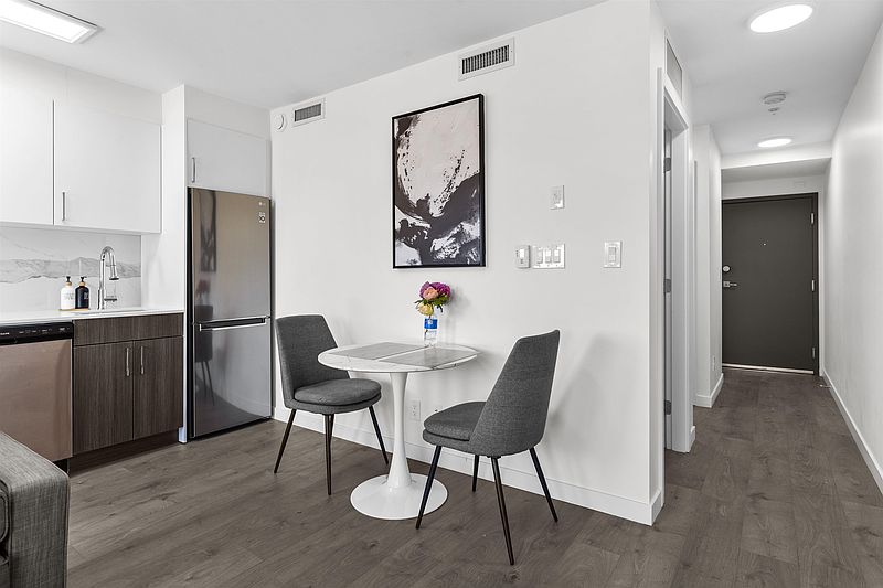 Vancouver House for rent - 1 Bedroom — photo 10
