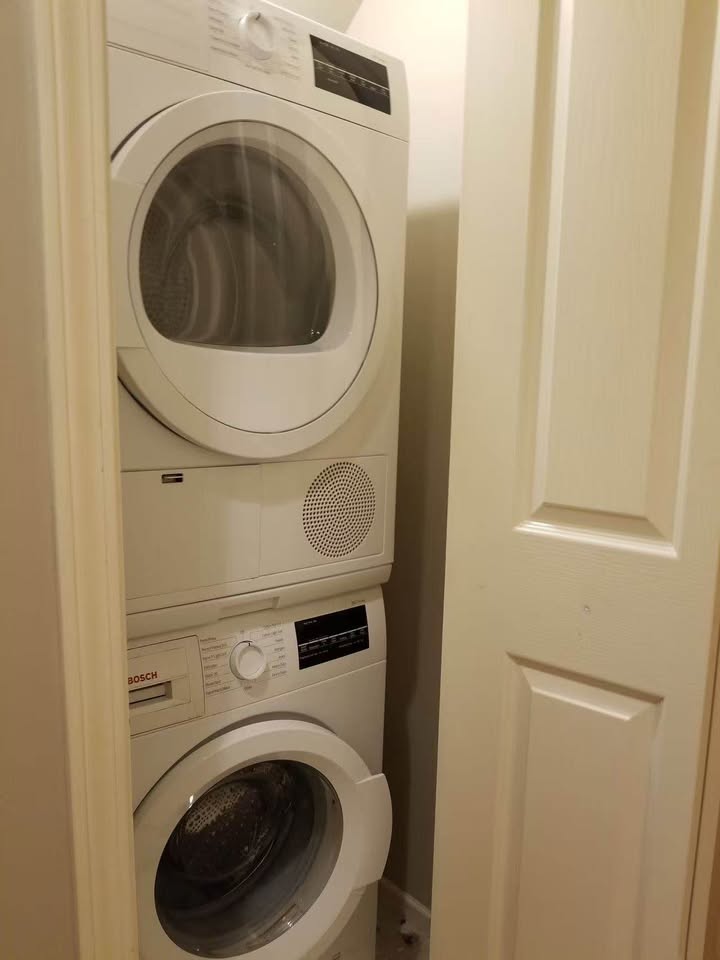 Cozy Bedroom for Rent in Vancouver - CA$1100/month — photo 4