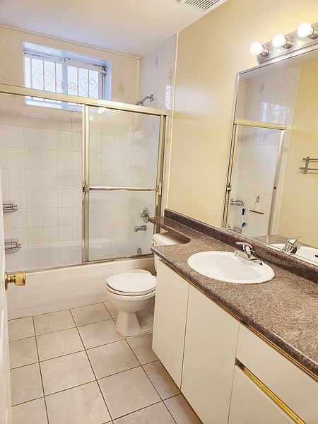Burnaby House for rent - 3 Bedrooms — photo 4