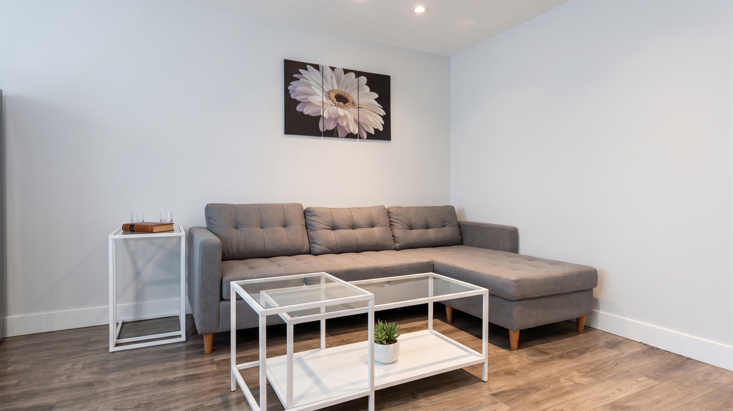 4024 Oxford St, Burnaby | 1 BD / 1 BA | Charming Furnished Basement Suite Near SFU & Brentwood — photo 2