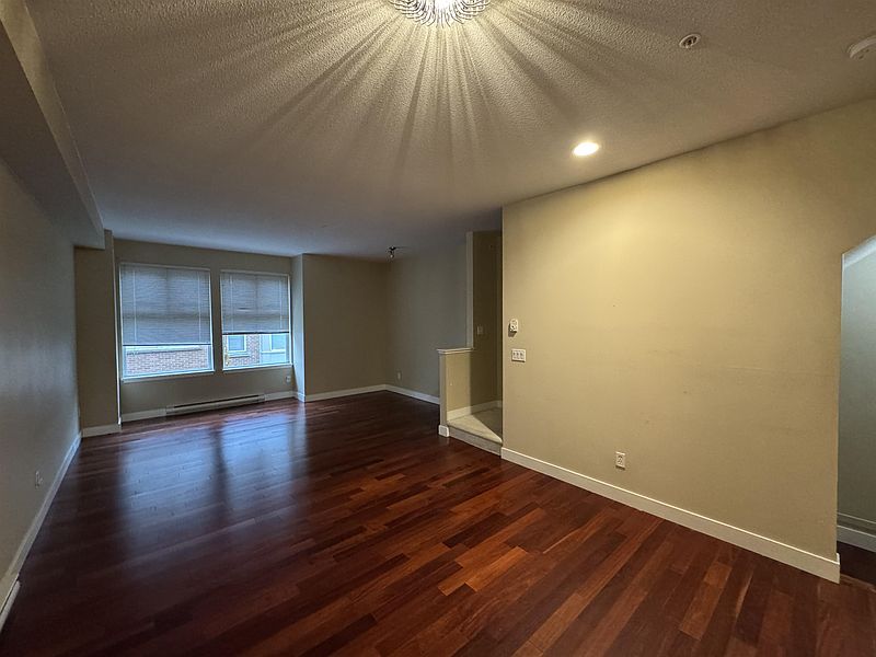 Vancouver Townhouse for rent - 3 Bedrooms — photo 2