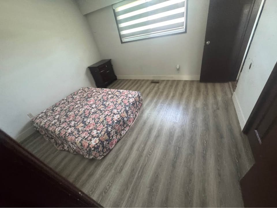 Spacious 4 Beds, 2 Baths House for Rent in Surrey — photo 10