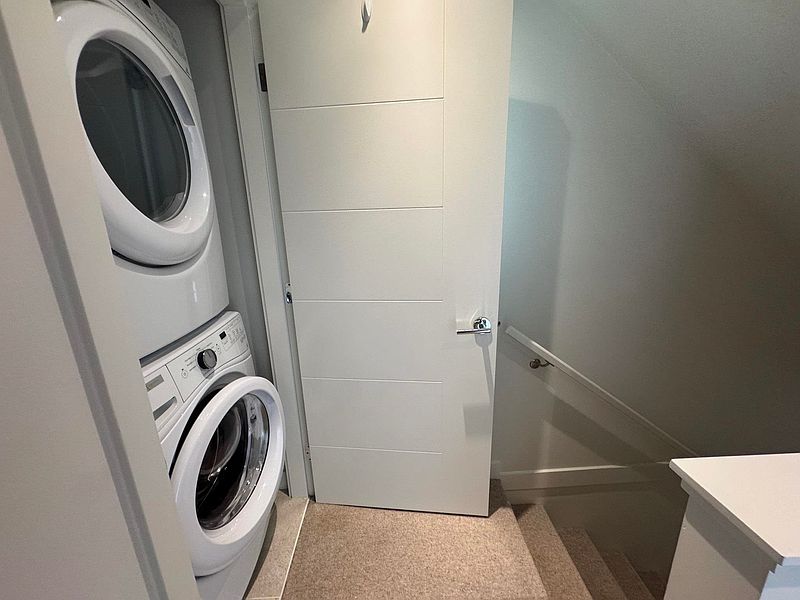 Vancouver Townhouse for rent - 3 Bedrooms — photo 18
