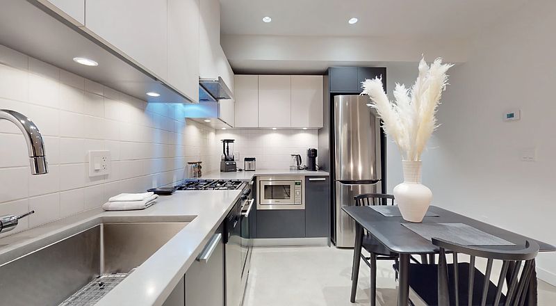 Burnaby House for rent - 1 Bedroom — photo 2