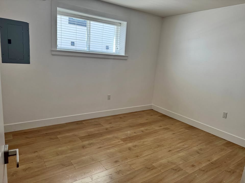 Cozy 2-Bedroom House for Rent in Surrey in Surrey