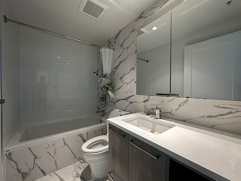 Richmond Condominimum for rent - 2 Bedrooms — photo 6