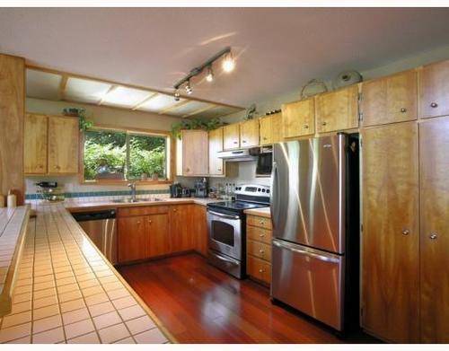 326 Sasamat Ln, North Vancouver | 3BD/2BA | Waterfront Home — photo 13