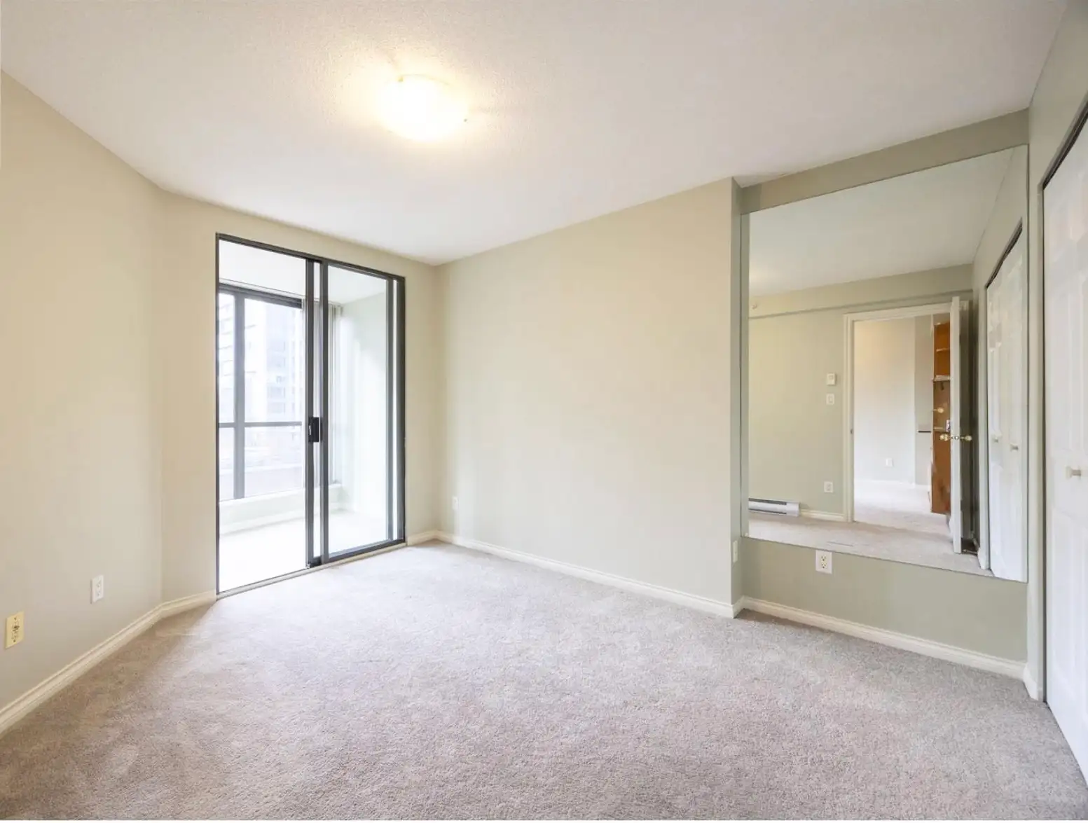 1189 Howe St, Vancouver, BC | 1BD + Den / 1 BA | Downtown Vancouver — photo 9