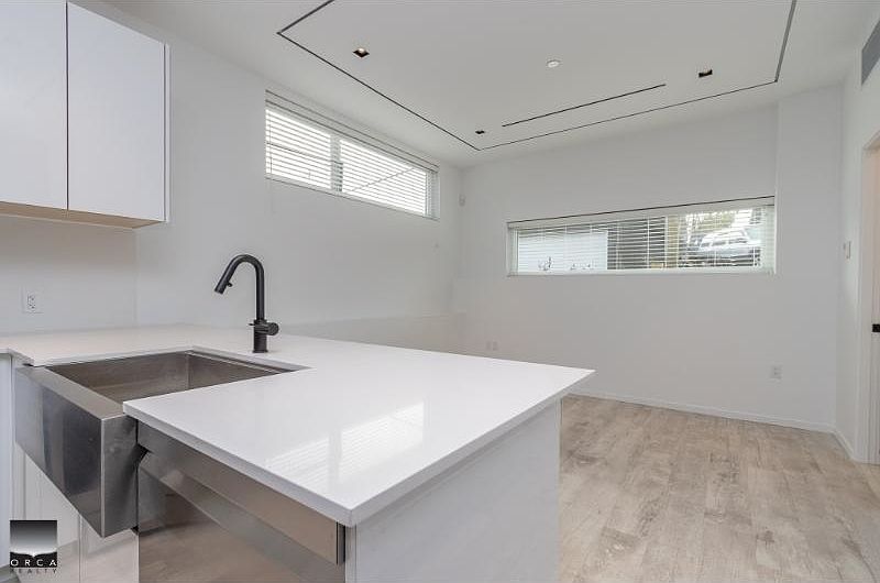 Vancouver House for rent - 2 Bedrooms — photo 8